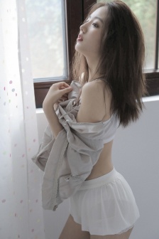 小奶瓶(产奶)沈姜晨晨爱吃萝卜